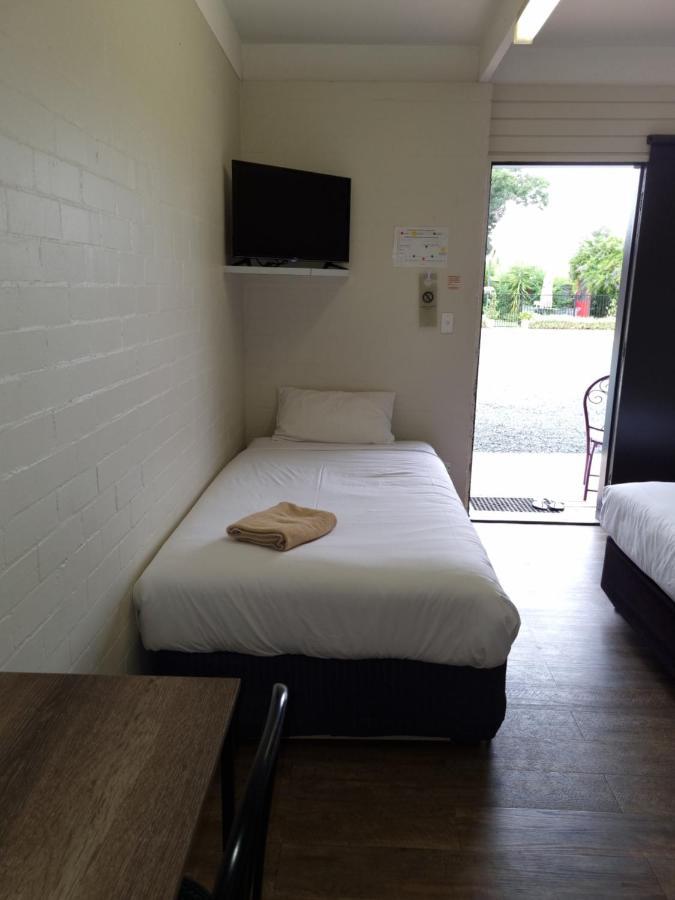Bidgee Motor Inn Hay Exterior photo