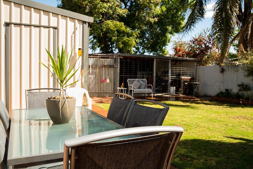 Bidgee Motor Inn Hay Exterior photo